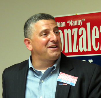 Former Lawrence City Councilor David Abdoo, who lost the mayor&#39;s race to Lantigua in 2009, introduced Gonzalez saying he had remained on the sidelines of ... - abdoo