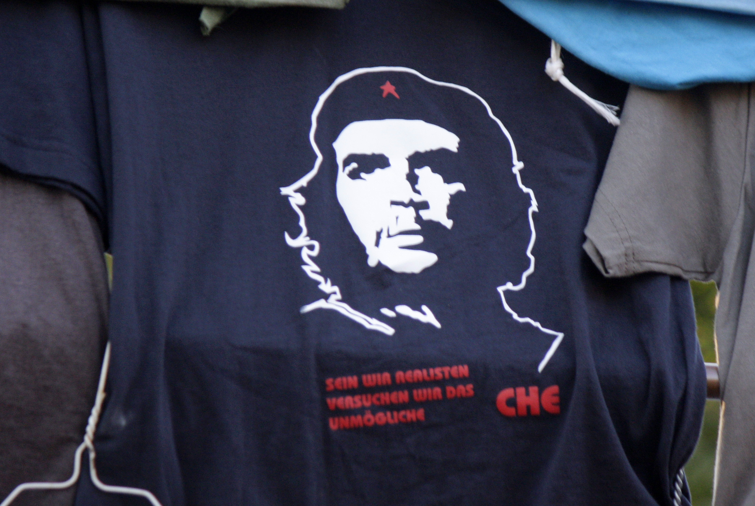 Photo (and Irony) of the Day – Protesting violence and racism while wearing  a Che Guevara shirt