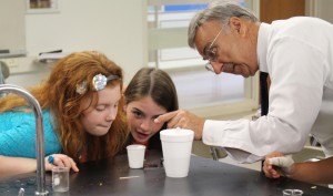 Methuen Mayor Zanni Brings Science to Fourth Graders