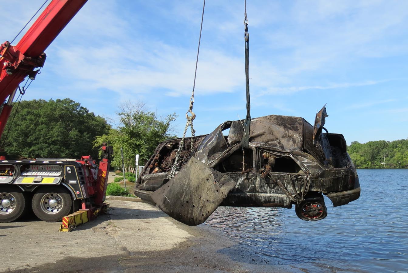Clean River Project Pulls 58th Car From Merrimack River, Had Federal Tracking Device