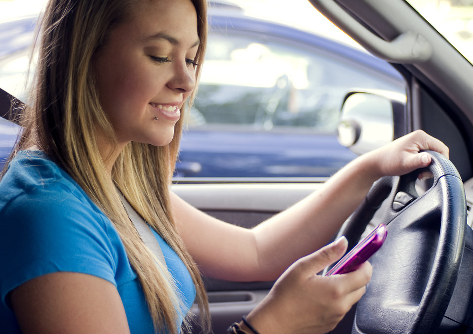 MA Senate Passes Bill To Ban ALL Hand Held Cell Phone Use, Electronic Devices While Driving